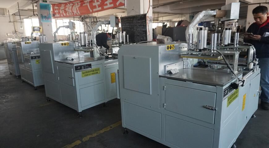 【常州】新能源汽車配件銅條全自動切割機，單次鋸切4根，黃總隨即訂購