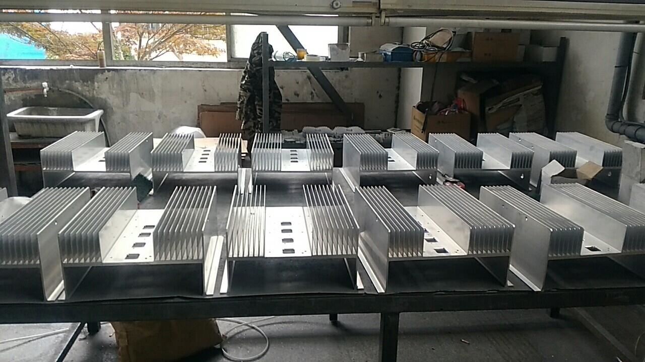 企業轉型的張總有幸用上鄧氏鋁合金切割機，心得體會